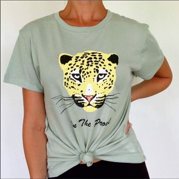 NWT Wildfox On The Prowl Leopard Keke Graphic Tee - Picture 1 of 7